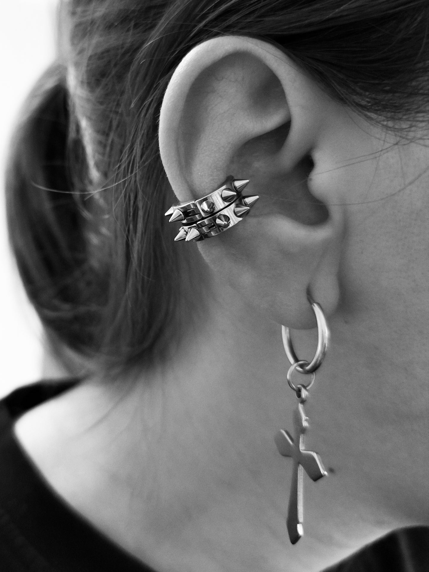 MINI SPIKES Earcuffs