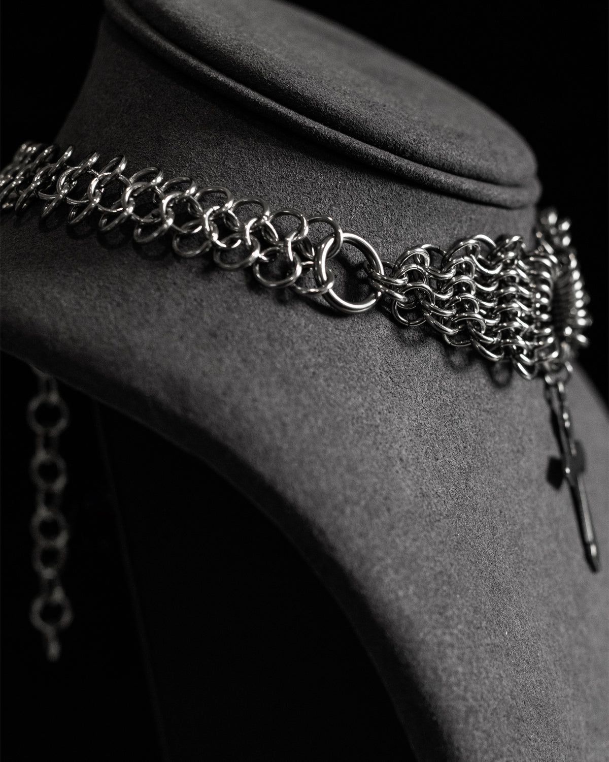HOLY CROSS Choker