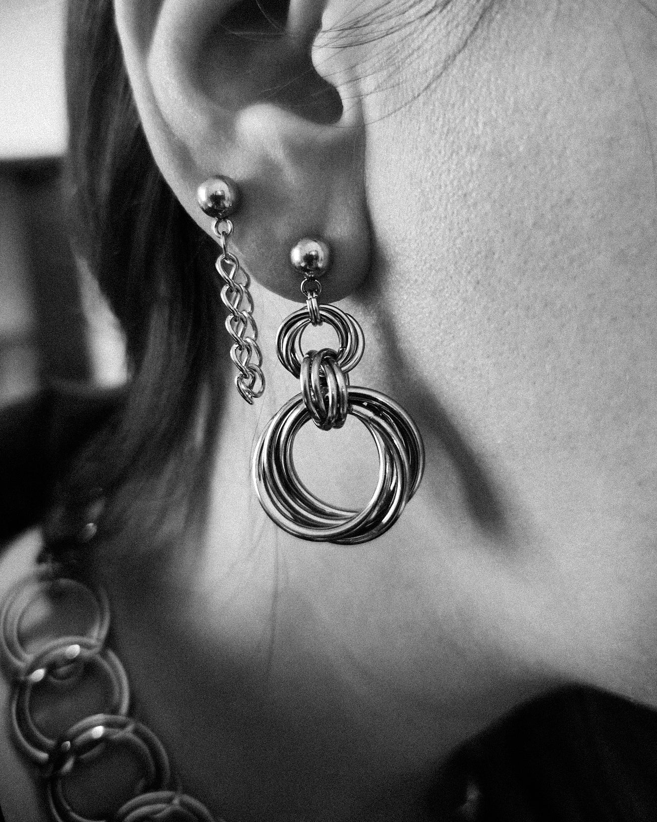 TWISTED CORE Earrings