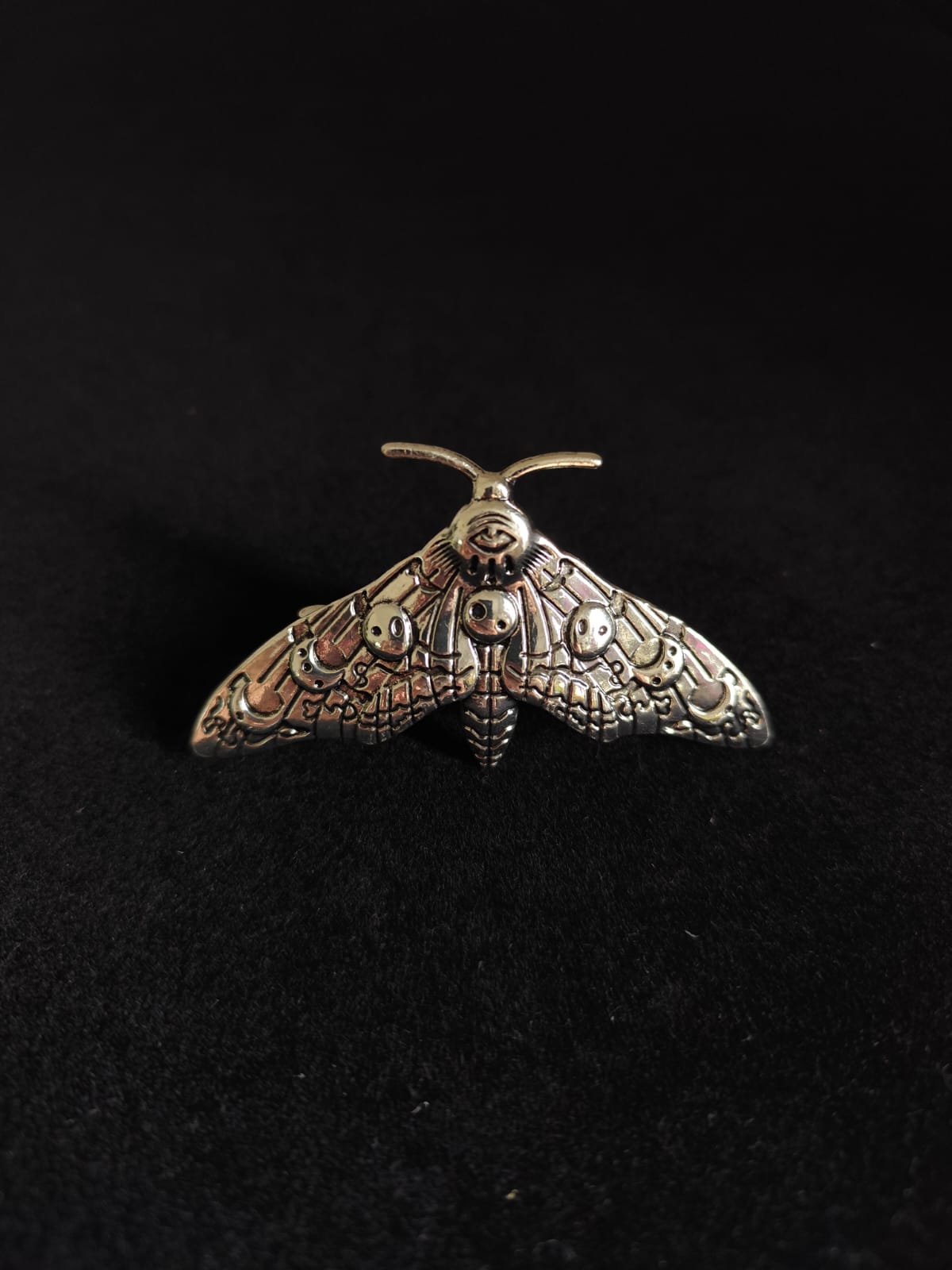 MOTH Hairclip