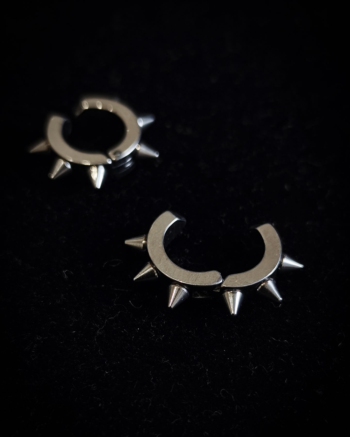 MINI SPIKES Earcuffs